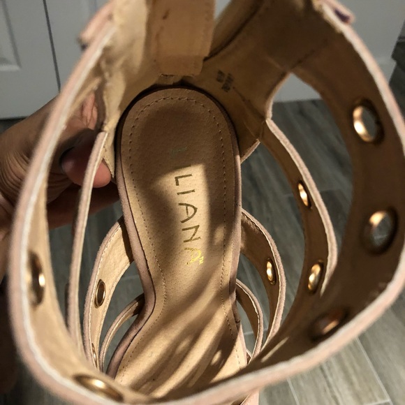 Sandals - Picture 4 of 6